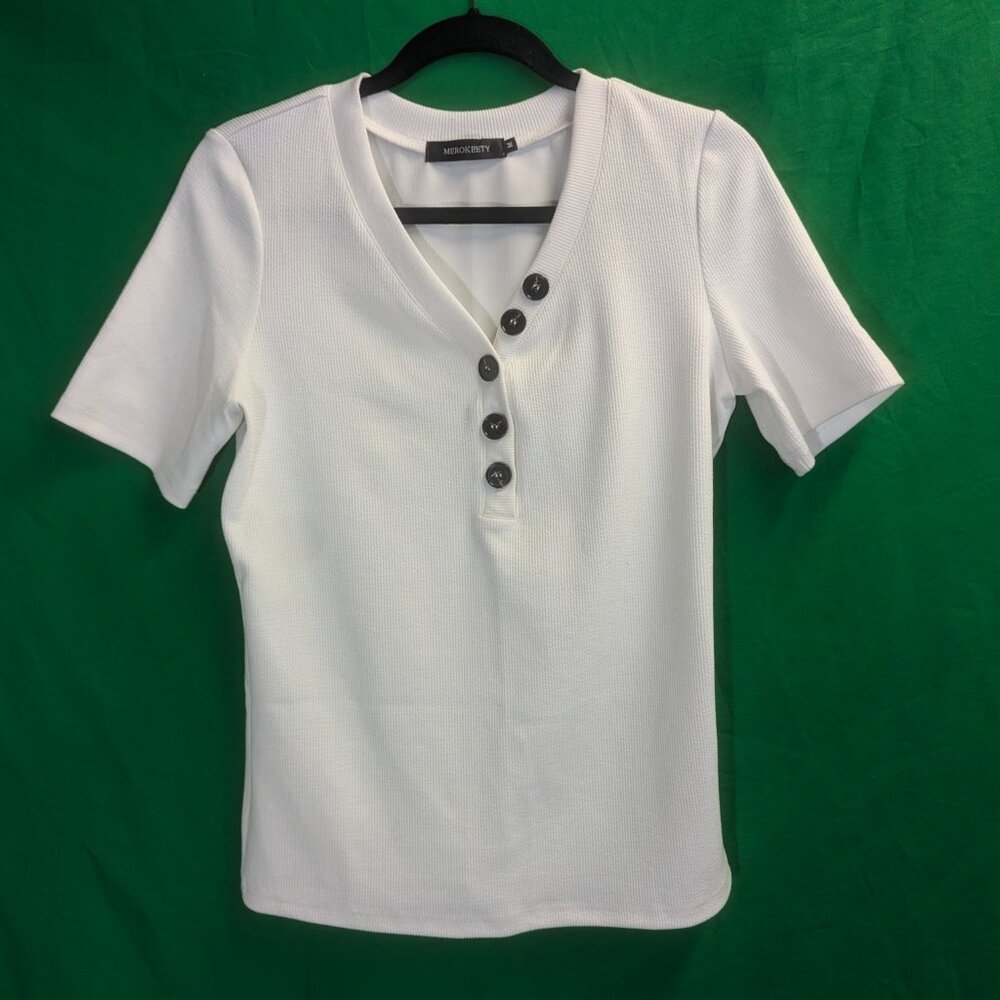 Merokeety Size Medium V-Neck Tee